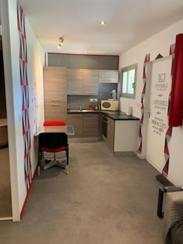 Grand Studio Avec Terrasse Lägenhet Vauvert Exteriör bild