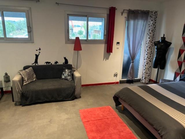 Grand Studio Avec Terrasse Lägenhet Vauvert Exteriör bild